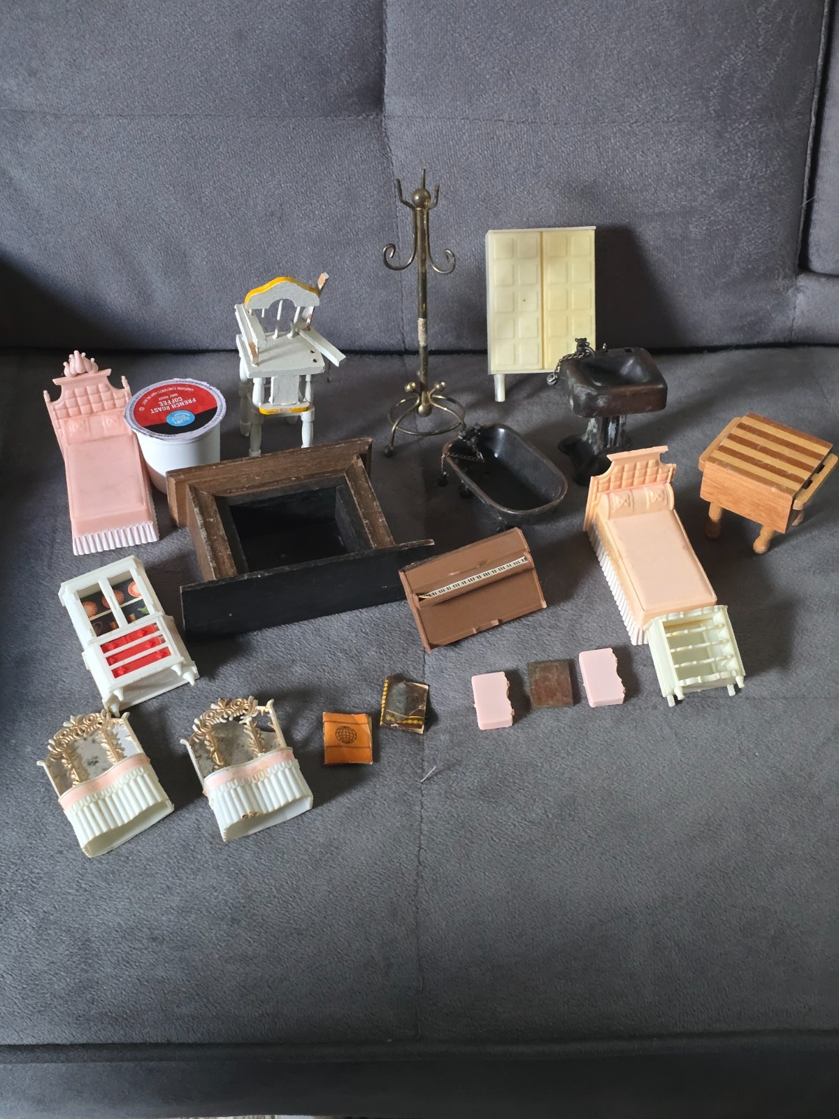 Dollhouse Furniture Antique 15 Pieces