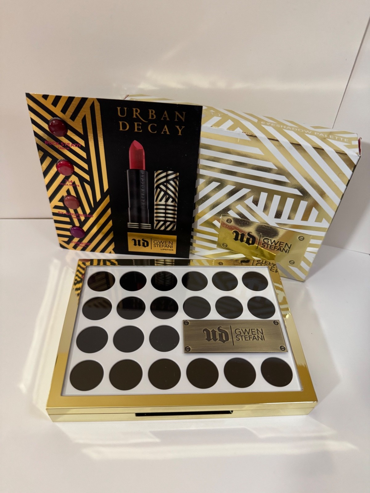 Urban Decay Eyeshadow Palette - Gwen Stefani Urban Decay Eyeshadow Palette - Gwen Stefani