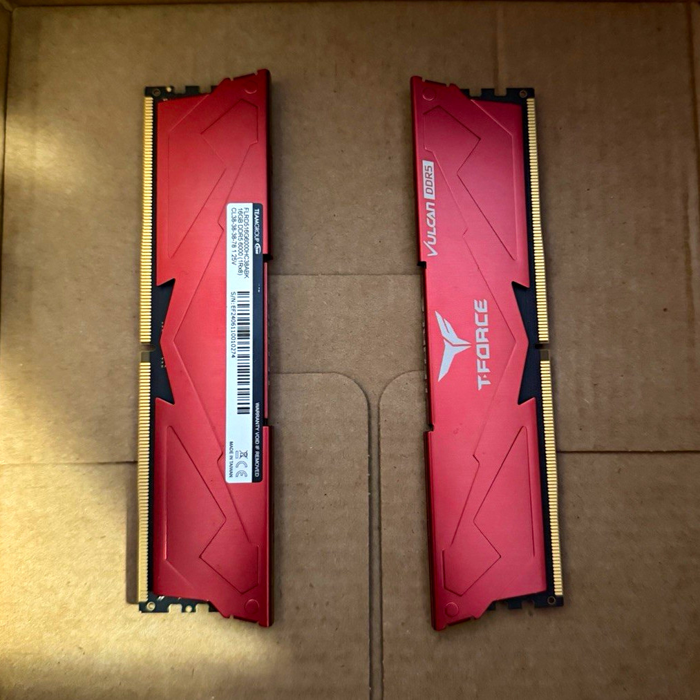 TEAMGROUP T-FORCE Vulcan DDR5 16GB (2x16GB) DDR5-6000 DIMM 288-Pin TEAMGROUP T-FORCE Vulcan DDR5 16GB (2x16GB) DDR5-6000 DIMM 288-Pin