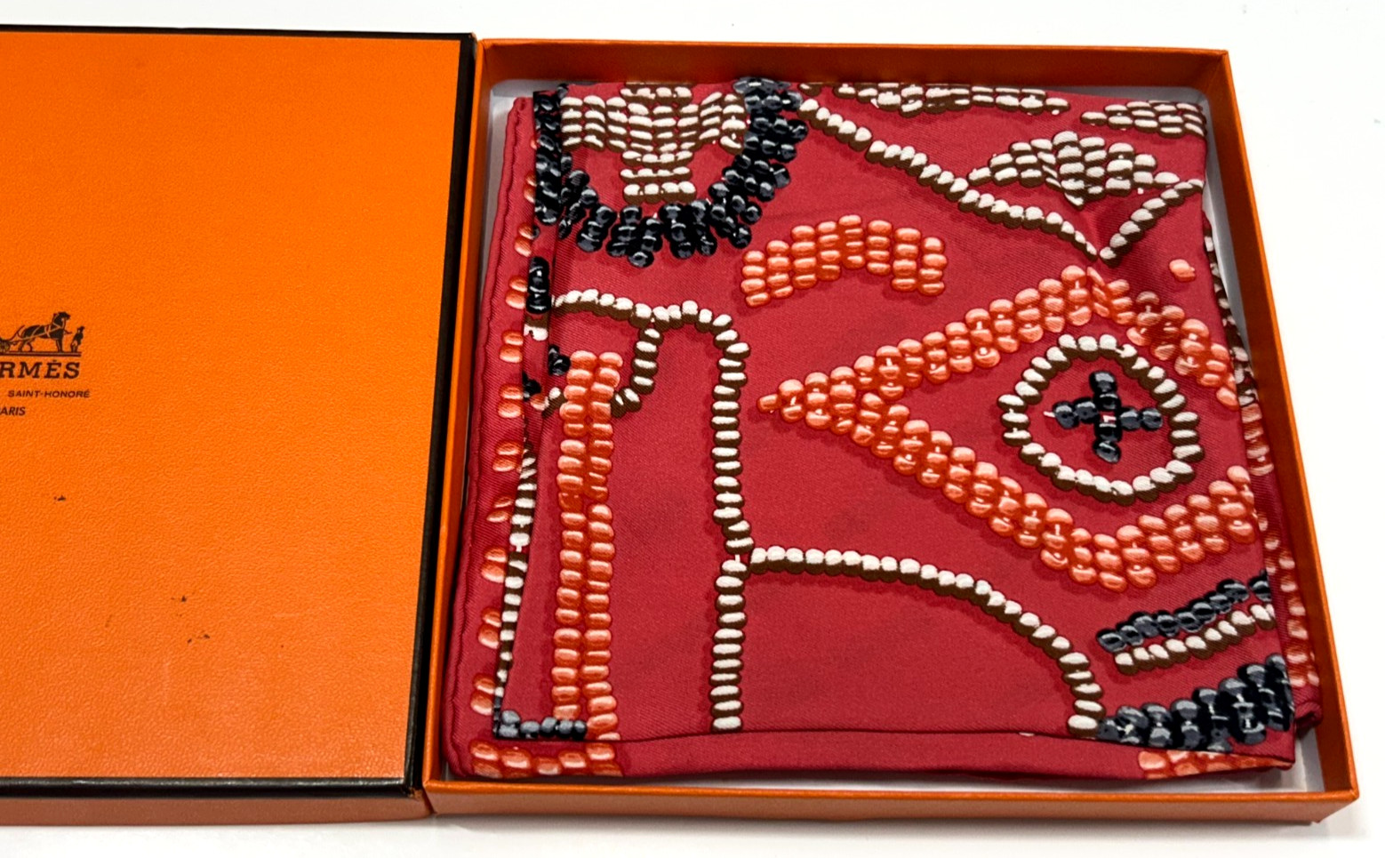 Hermes Scarf 70cm 100% Silk \'Kelly en Perles\' +Box Vivid Pink Mint Cond. Carre