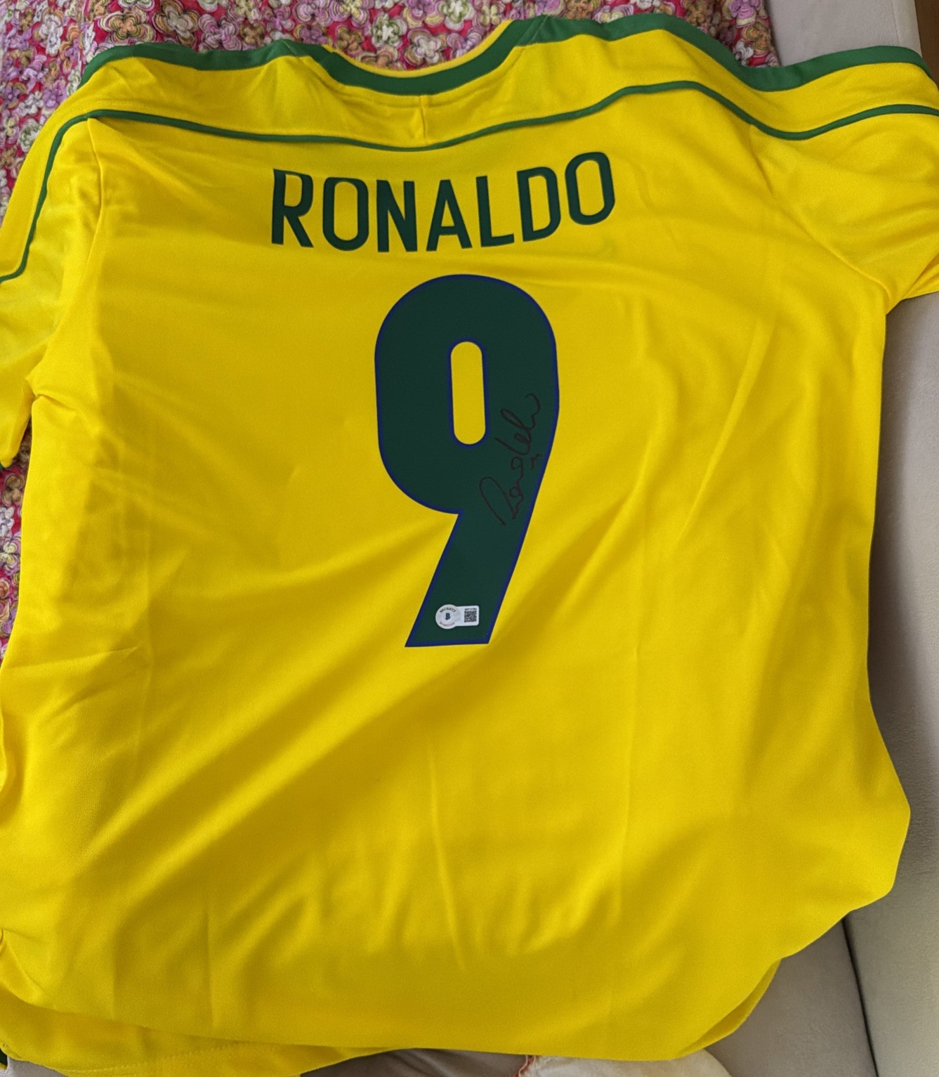 Autographed Brazil Ronaldo #9 Yellow/Green Soccer Jersey Shirt Autographed Brazil Ronaldo #9 Yellow/Green Soccer Jersey Shirt