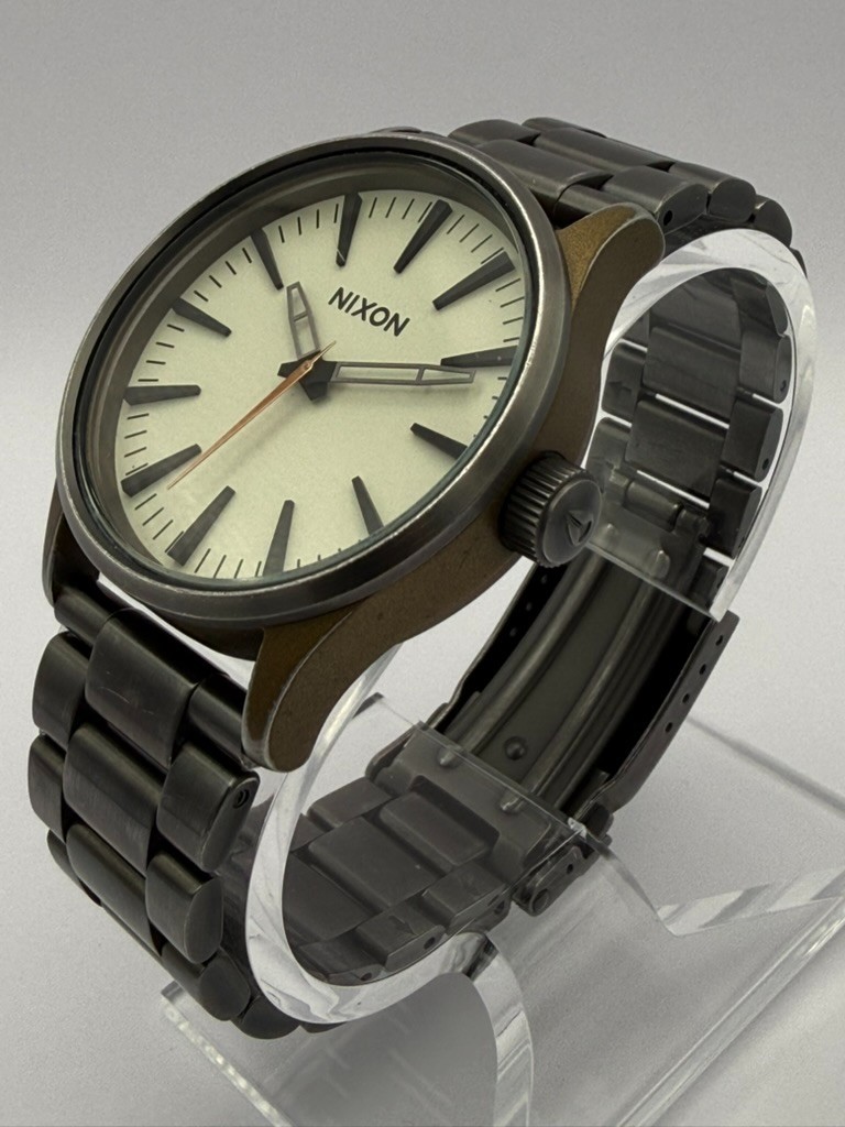 Nixon The Sentry 38 SS Size Matters Ivory Dial Gunmetal Bracelet Quartz 38mm