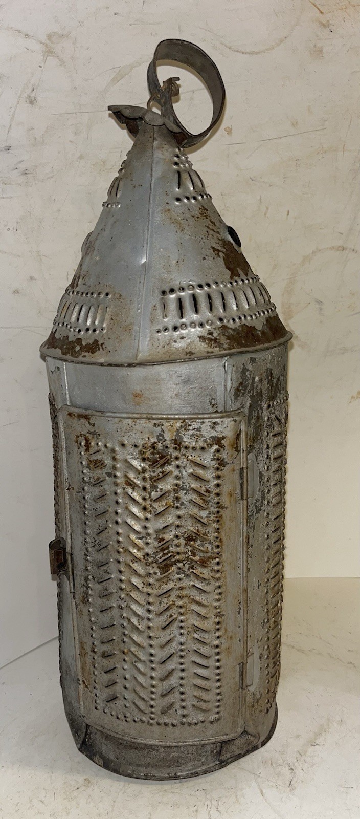 ANTIQUE PUNCHED TIN LANTERN Lamp PRIMITIVE Pierced Tin Lantern Old Paint Finish ANTIQUE PUNCHED TIN LANTERN Lamp PRIMITIVE Pierced Tin Lantern Old Paint Finish