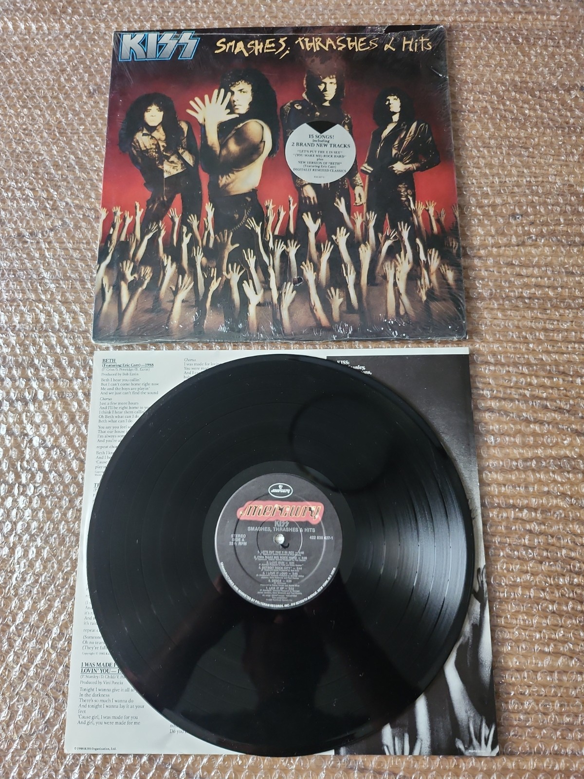 KISS 'Smashes, Trashes & Hits' in shrink w/ hype sticker 1988 ex condition USA KISS 'Smashes, Trashes & Hits' in shrink w/ hype sticker 1988 ex condition USA