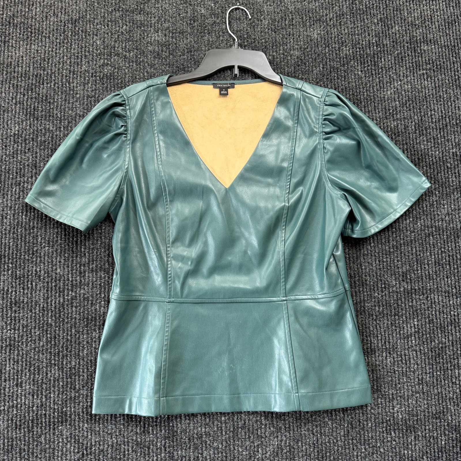 Ann Taylor Faux Leather Peplum Top Womens M Medium Green Puff Sleeve V Neck