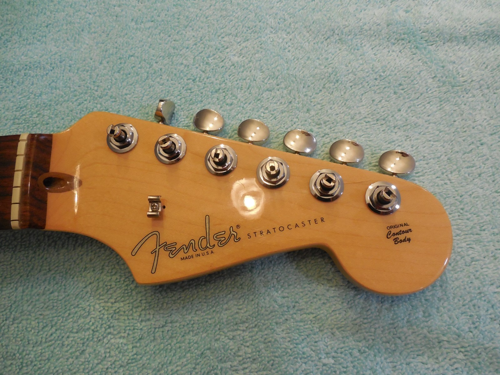 Fender USA American Stratocaster Rosewood Neck w/Tuners Rare 2010 Excellent Fender USA American Stratocaster Rosewood Neck w/Tuners Rare 2010 Excellent