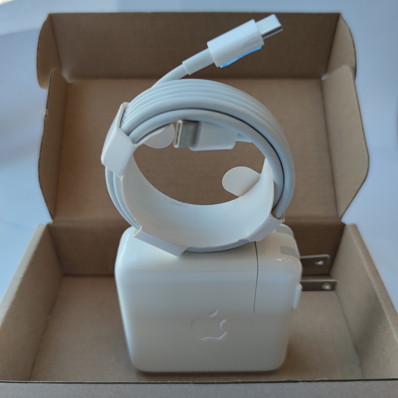 Genuine OEM 61W USB-C Power Adapter Charger For Apple MacBook PRO 13 inch A1718