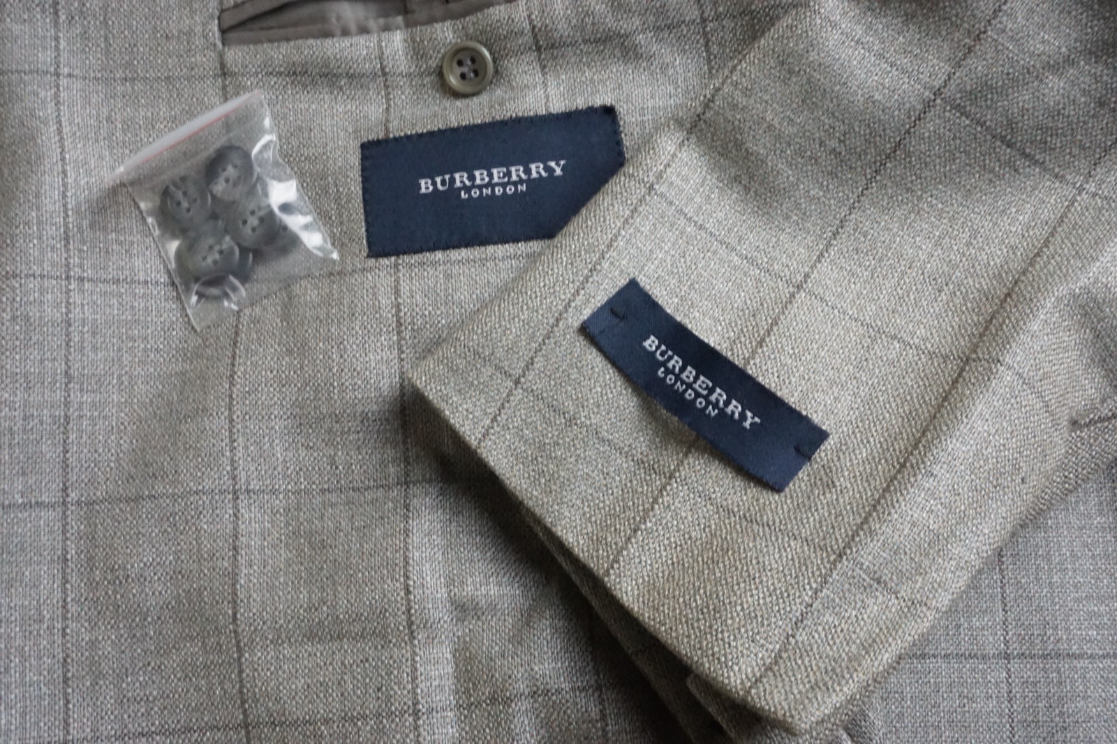Burberry London Gray Woven Plaid Silk Blend Sport Coat Jacket 46 EU BRAND NEW