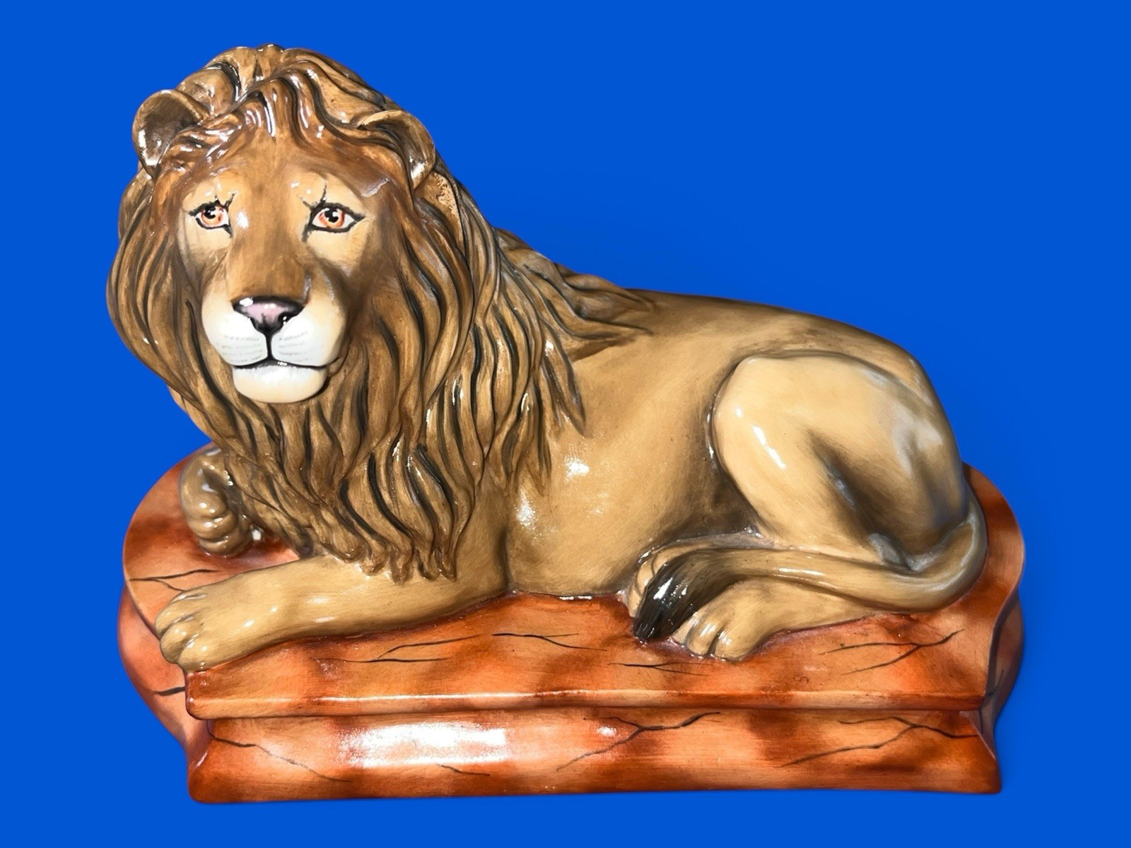 Rare Halcyon Days Porcelain Recumbent Lion Figurine England 1996 Vintage