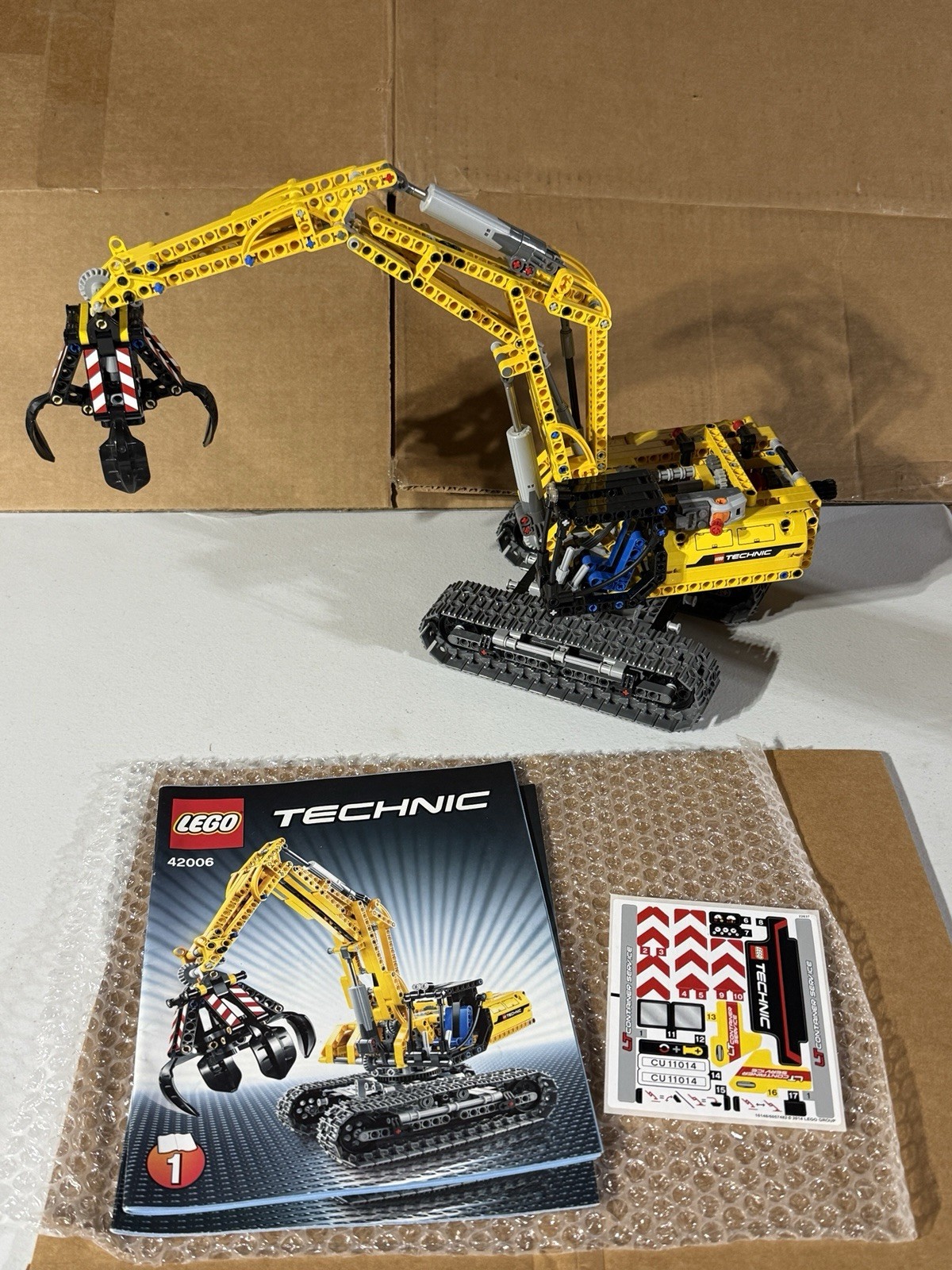 LEGO Technic 42006 Excavator 2-in-1 Set W/ New Sticker Sheet + Power Functions LEGO Technic 42006 Excavator 2-in-1 Set W/ New Sticker Sheet + Power Functions