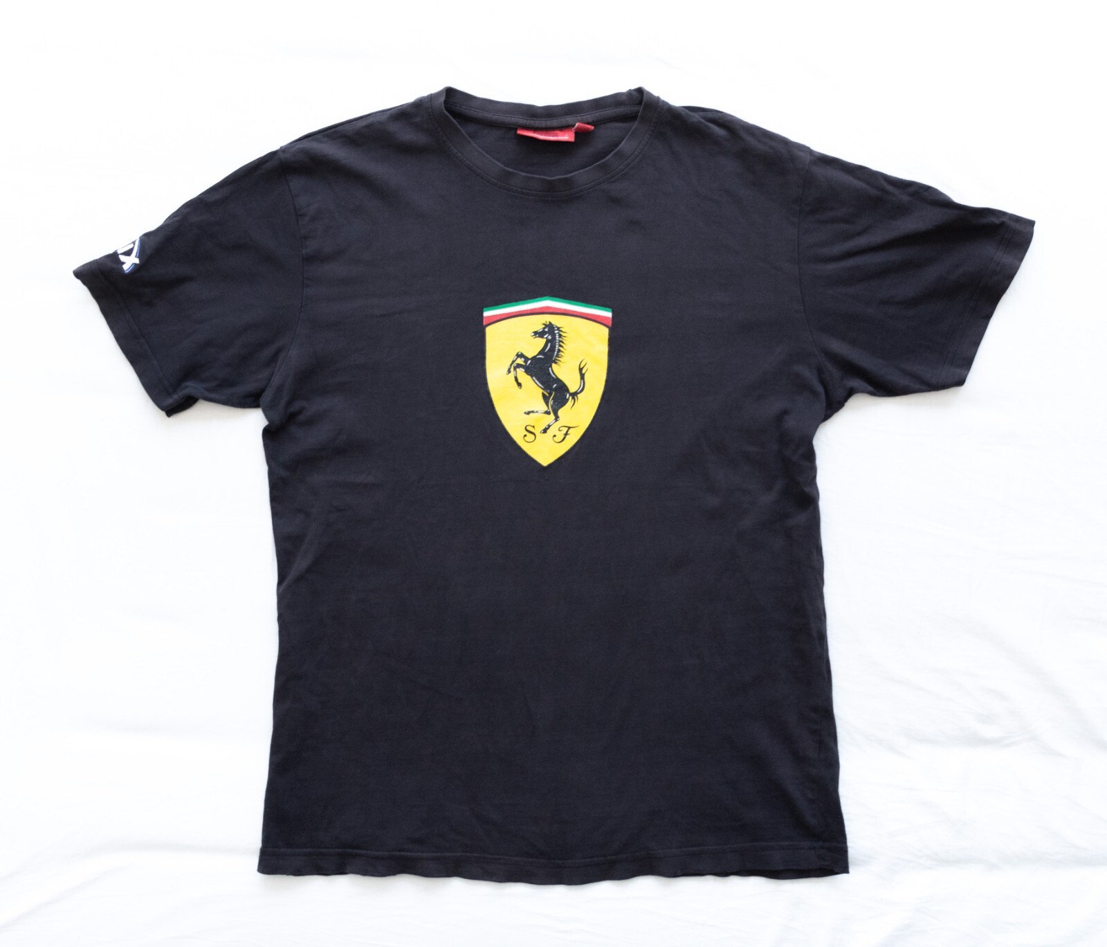 Official Vintage Ferrari Scuderia Big Logo Men\'s Black T-Shirt Size XS/S Official Vintage Ferrari Scuderia Big Logo Men\'s Black T-Shirt Size XS/S