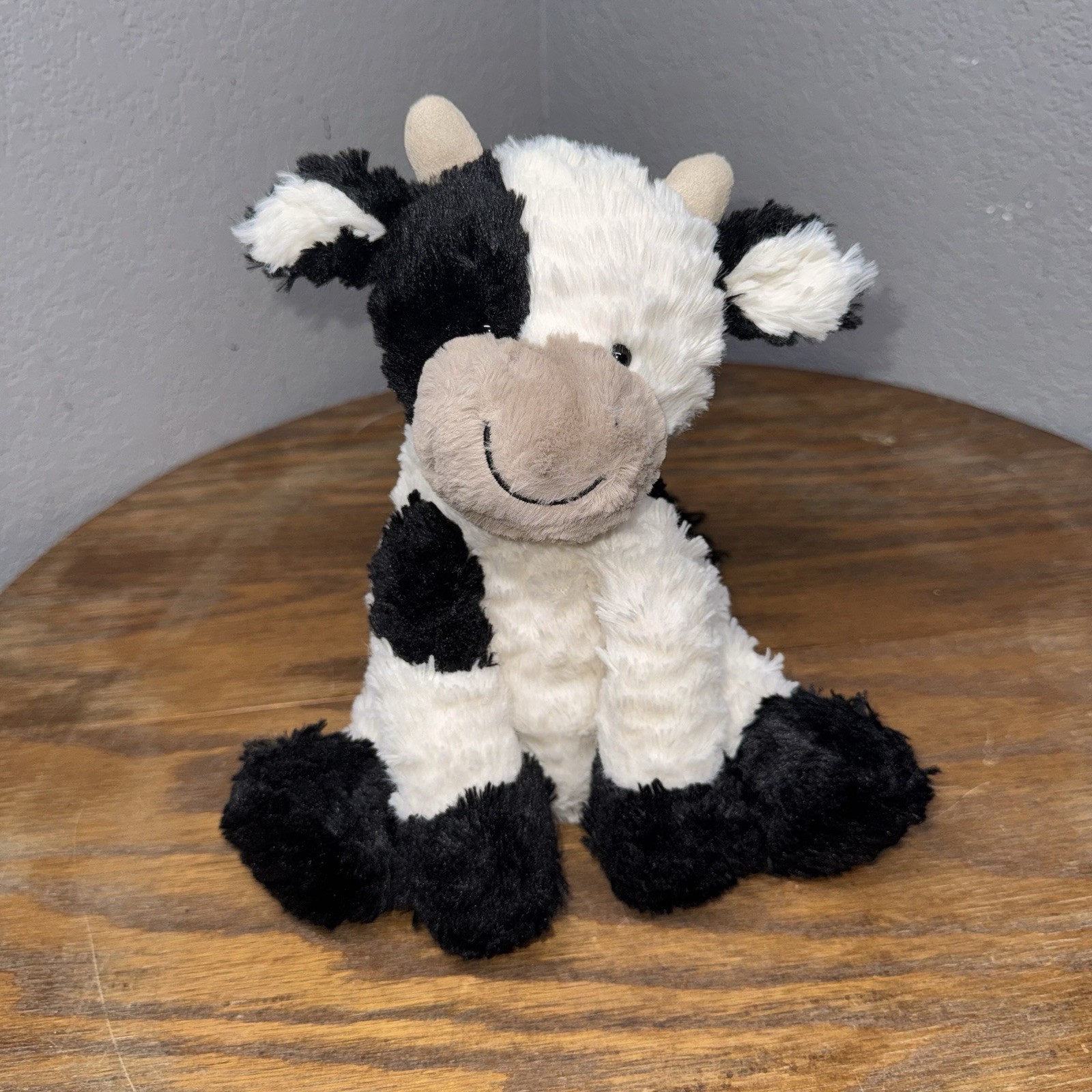 Jellycat London Fuddlewuddle Bashful Cow 10” Plush Black White Stuffed Toy Jellycat London Fuddlewuddle Bashful Cow 10” Plush Black White Stuffed Toy