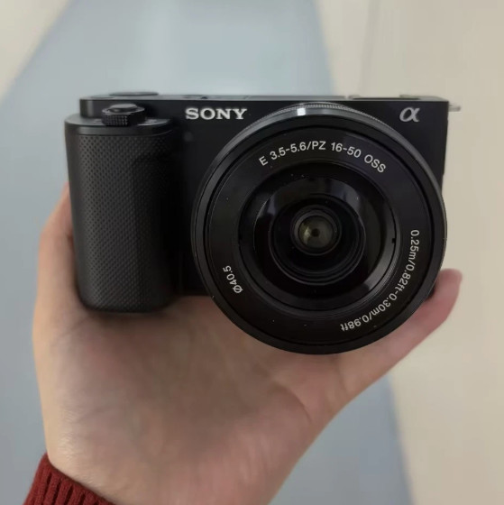 Sony ZV-E10 24.2MP Mirrorless Camera w/16-50mm Lens Excellent Project Sony ZV-E10 24.2MP Mirrorless Camera w/16-50mm Lens Excellent Project