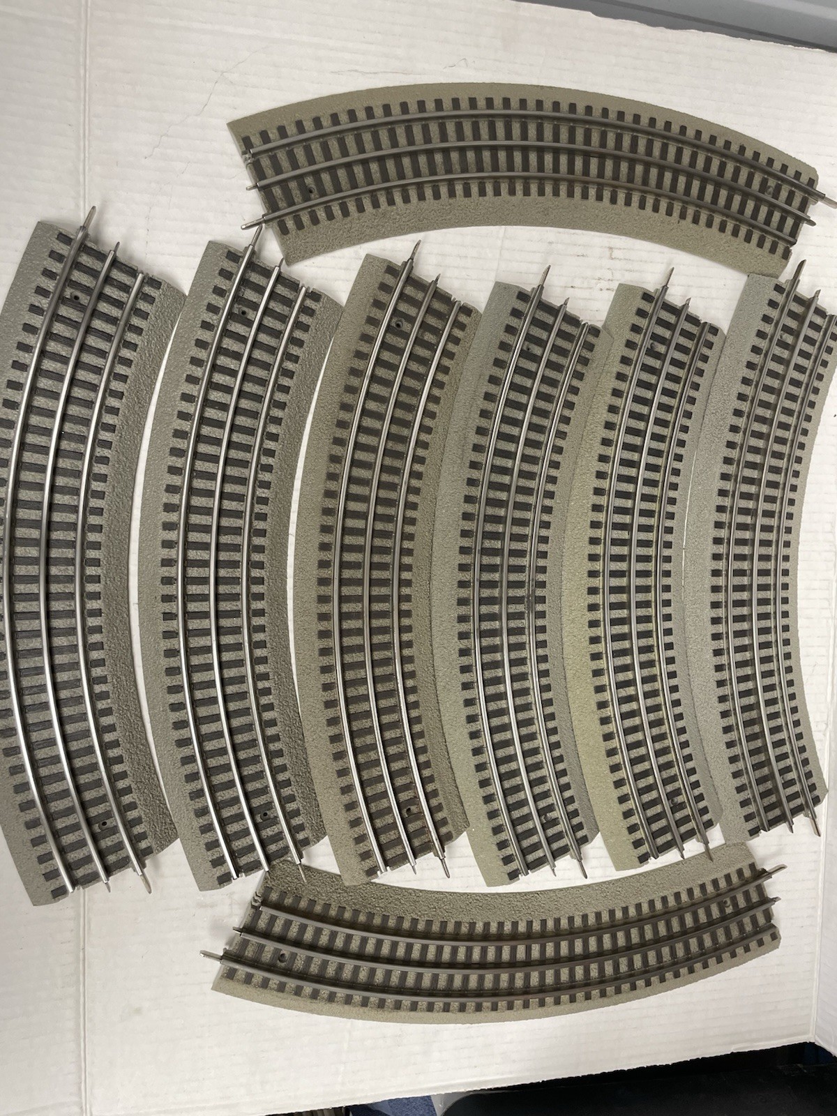 Lionel O Gauge Fastrack 8 Pcs 036 Curved Track, Full Circle Lionel O Gauge Fastrack 8 Pcs 036 Curved Track, Full Circle