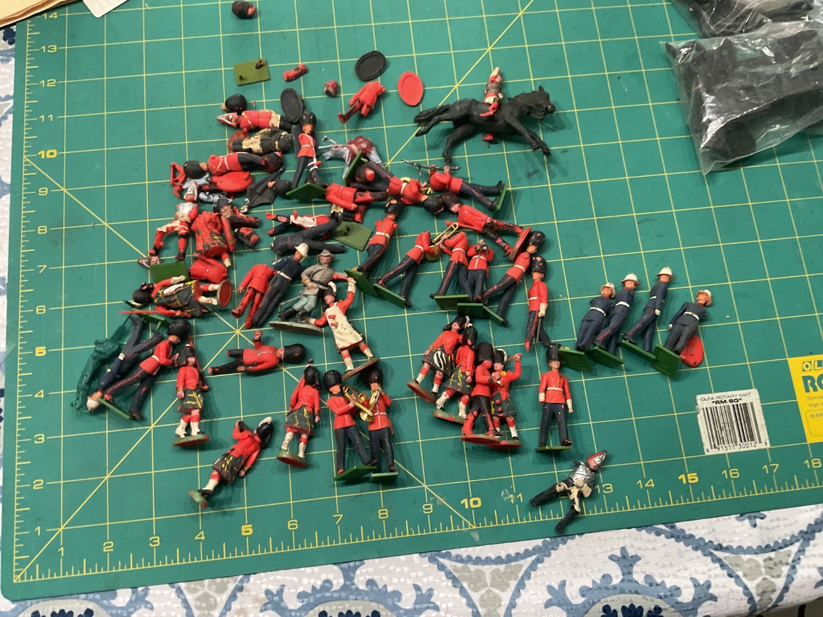 Vintage Britains Toy Lot - Broken For Repair As Is - Bases, Heads, Bodies, More
