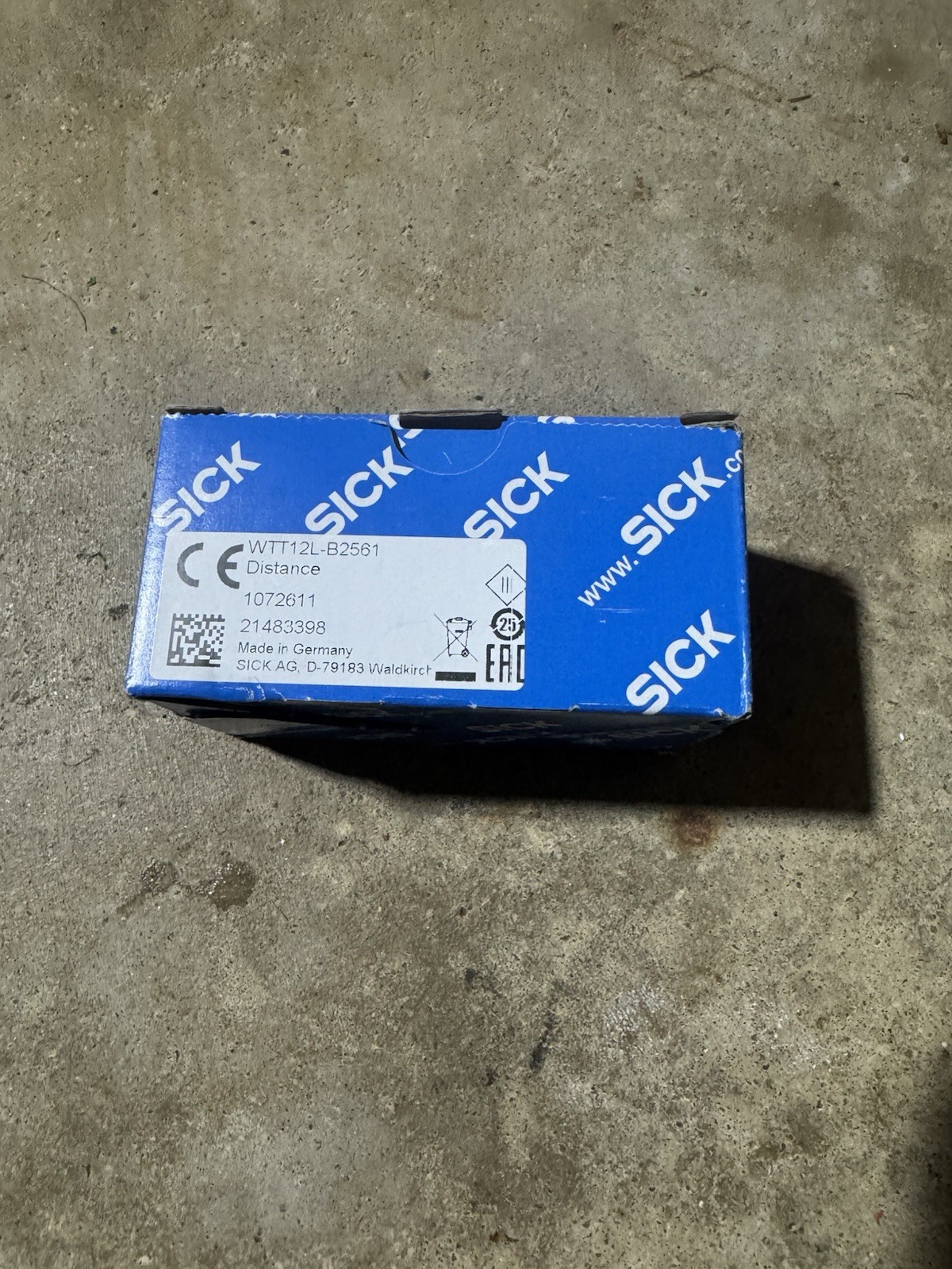 1 Pc. WTT12L-B2561 New Photoelectric Sensor 1 Pc. WTT12L-B2561 New Photoelectric Sensor