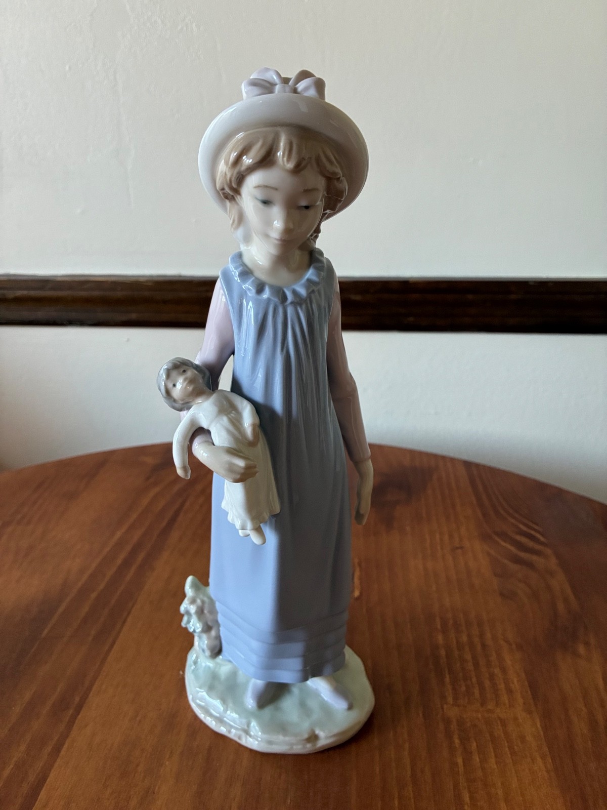 lladro vintage figurines collectibles large girl with doll 12”