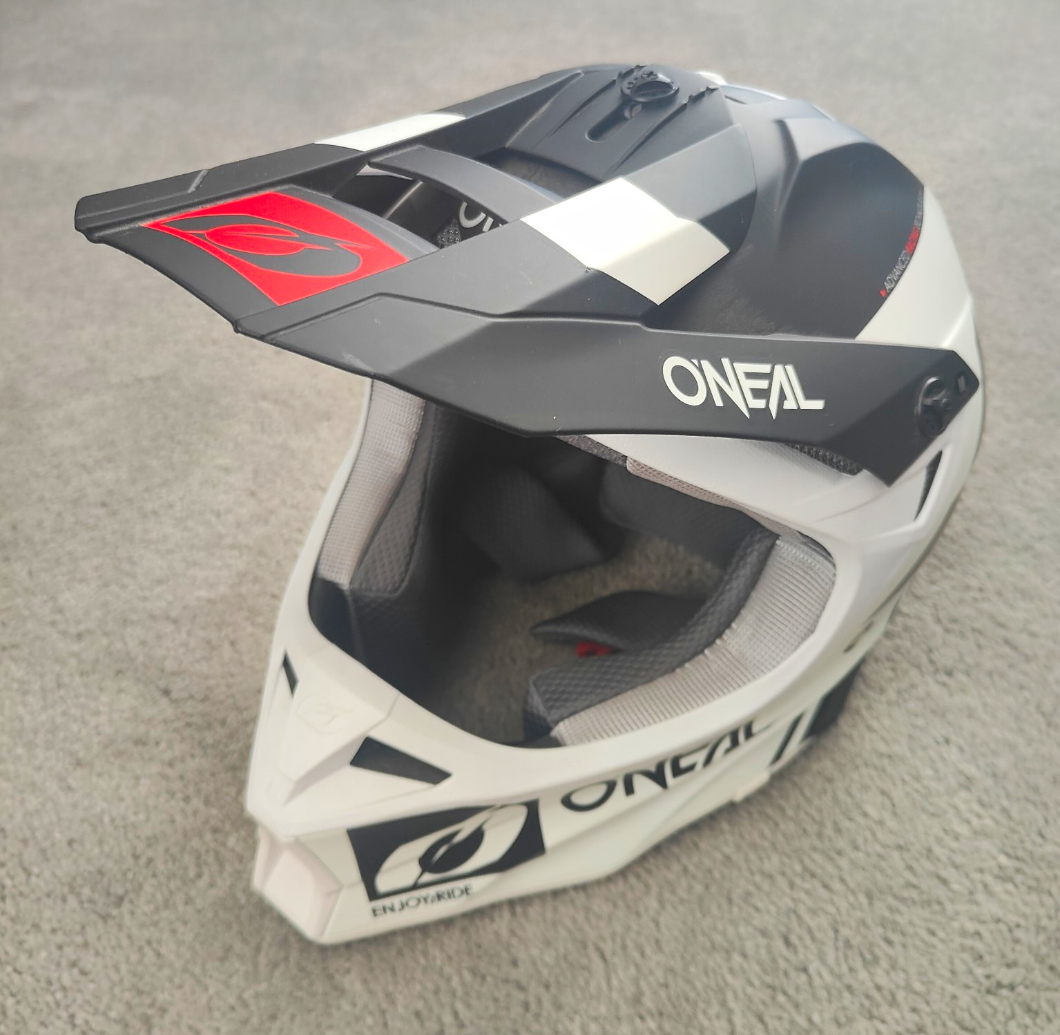 O\'Neal MX Helmet 10SRS DOT - M O\'Neal MX Helmet 10SRS DOT - M