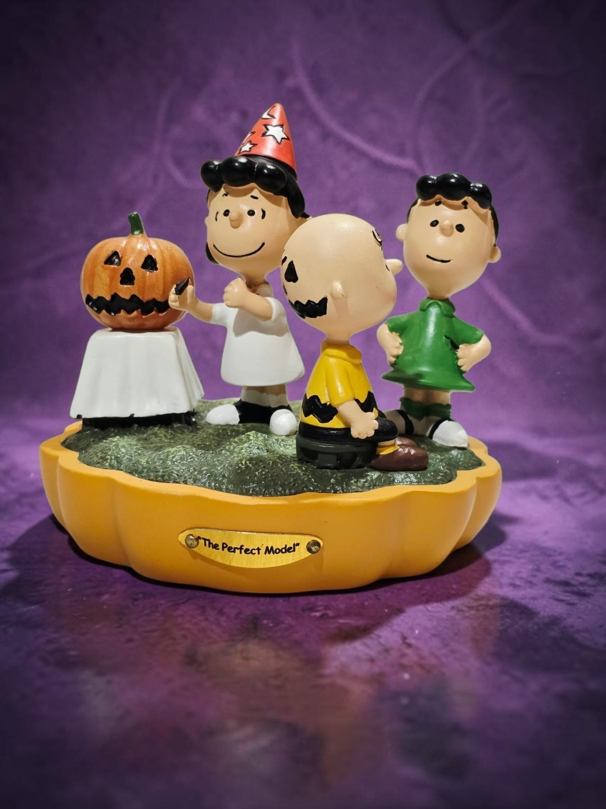 Peanuts Halloween Hawthorne Village The Perfect Model Great Pumpkin Collection Peanuts Halloween Hawthorne Village The Perfect Model Great Pumpkin Collection