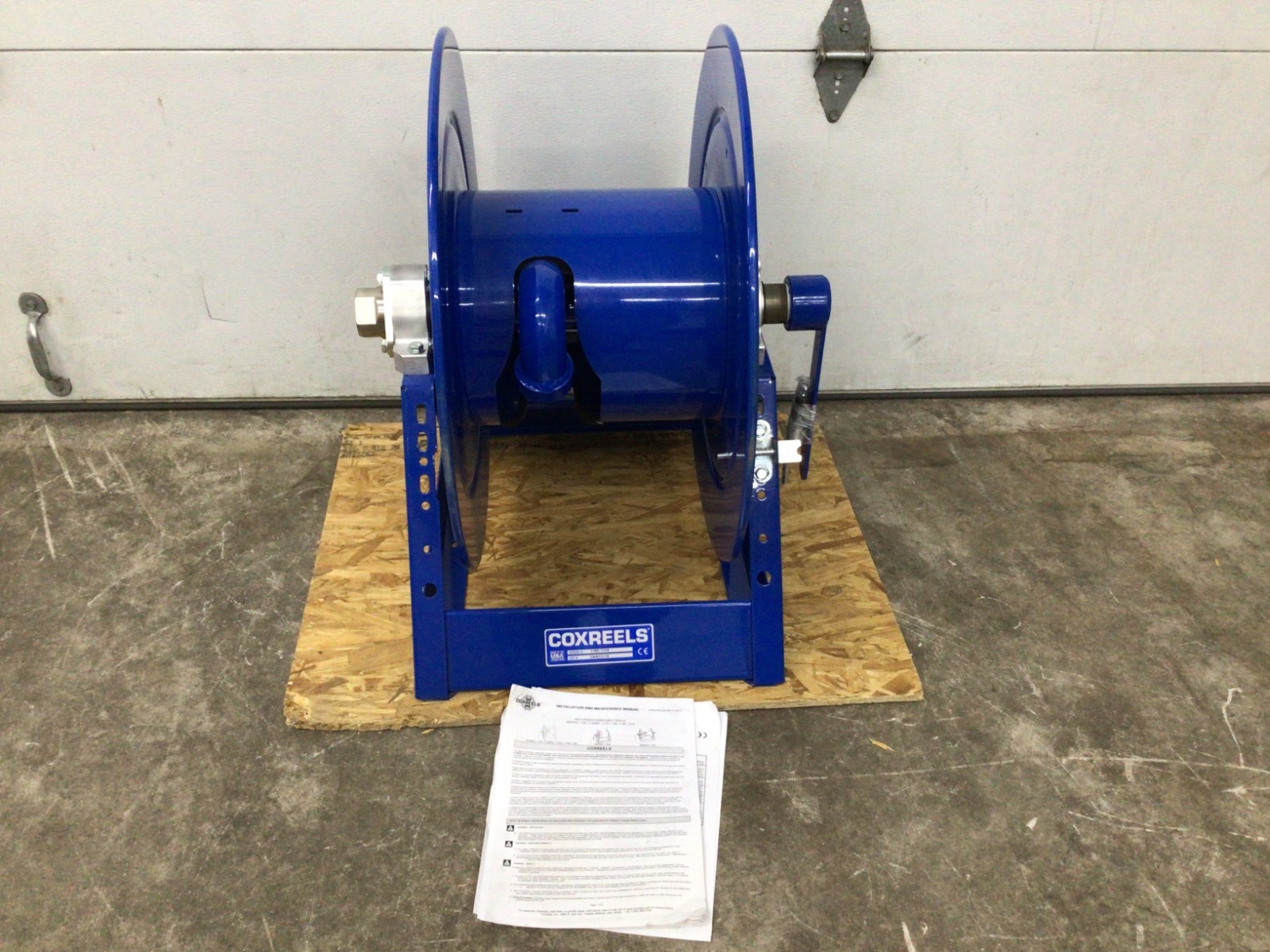 Coxreels Hand Crank Hose Reel,1-1/2x50 1185-1124 Coxreels 1185-1124 674255833555 Coxreels Hand Crank Hose Reel,1-1/2x50 1185-1124 Coxreels 1185-1124 674255833555