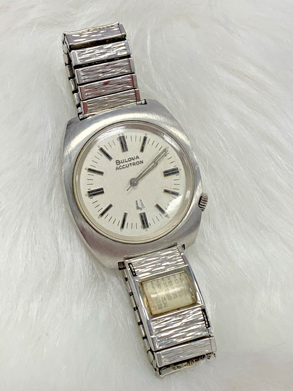 Vintage 1970's Bulova Accutron 100 Mens Watch 2180 Speidel Calendar Band Working