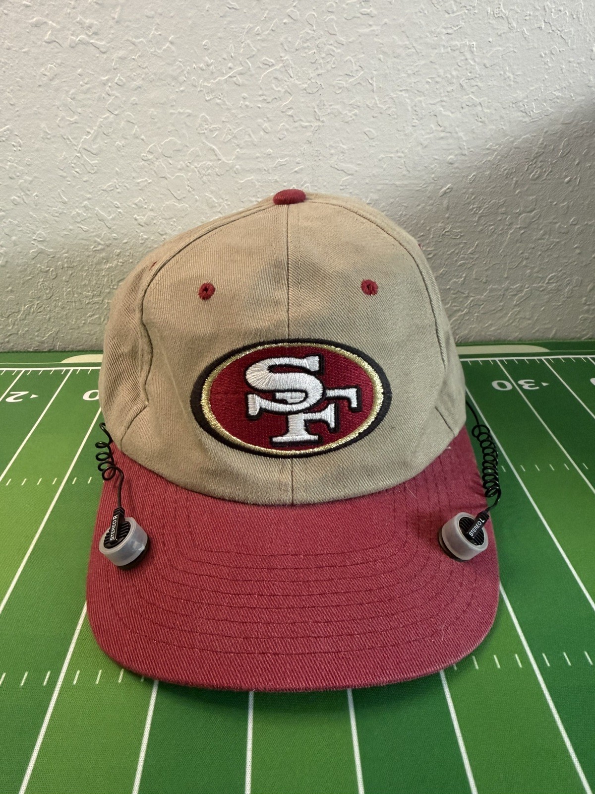 Vintage San Francisco 49ers NFL Radio Cap Hat Snap Back (Radio Non Functioning) Vintage San Francisco 49ers NFL Radio Cap Hat Snap Back (Radio Non Functioning)
