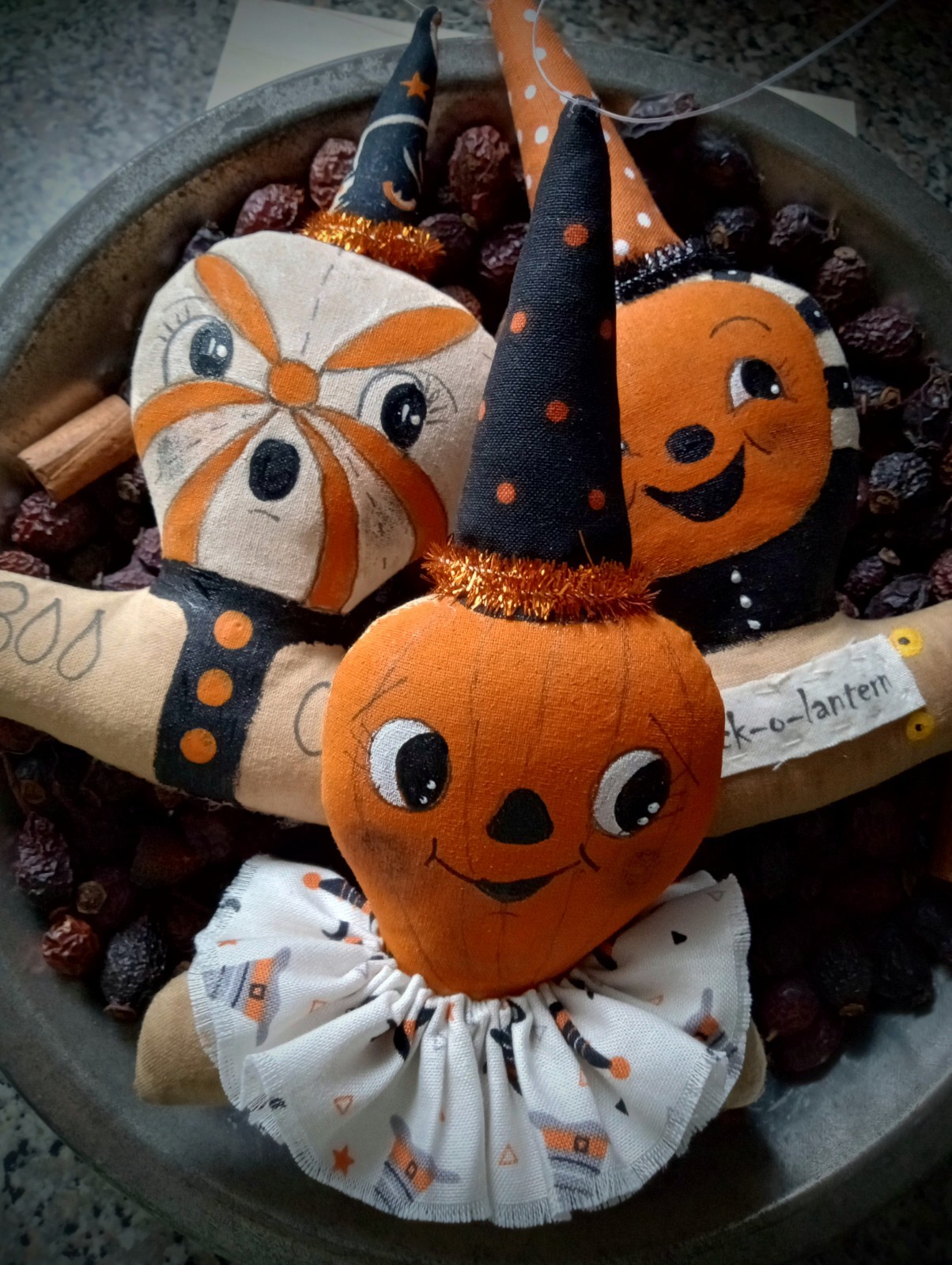 PriMitiVE FolK ArT VInTAGe LookiNG ORnaMENts OOAK ARtiST HallOWeen THree PriMitiVE FolK ArT VInTAGe LookiNG ORnaMENts OOAK ARtiST HallOWeen THree