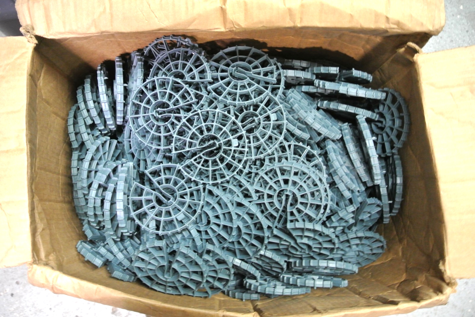 (300) Dayton Superior Aztec 4.5” Rebar Spacer Wheel #9