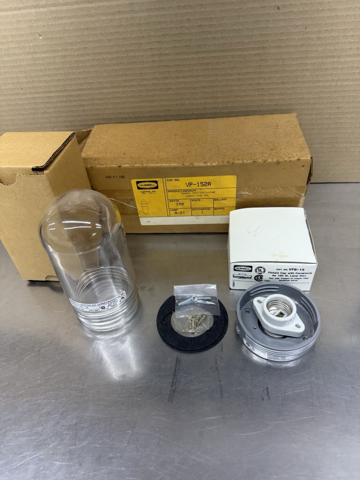 Hubbell VP-152A Vapor Proof Pendant Mounting Fixture Assembly VFB-15 VG-15 New