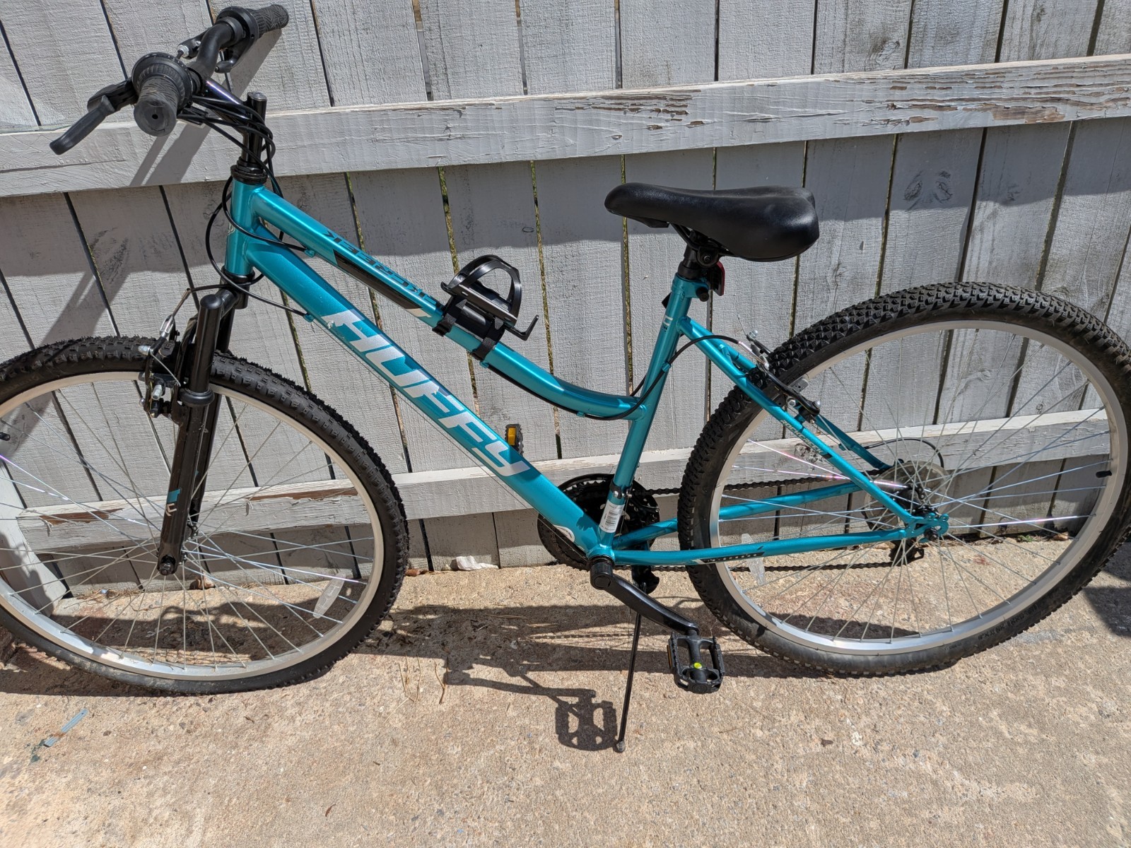 Huffy Women\'s Mountain Bike Teal 21-Speed Shimano Twist Shifter Huffy Women\'s Mountain Bike Teal 21-Speed Shimano Twist Shifter