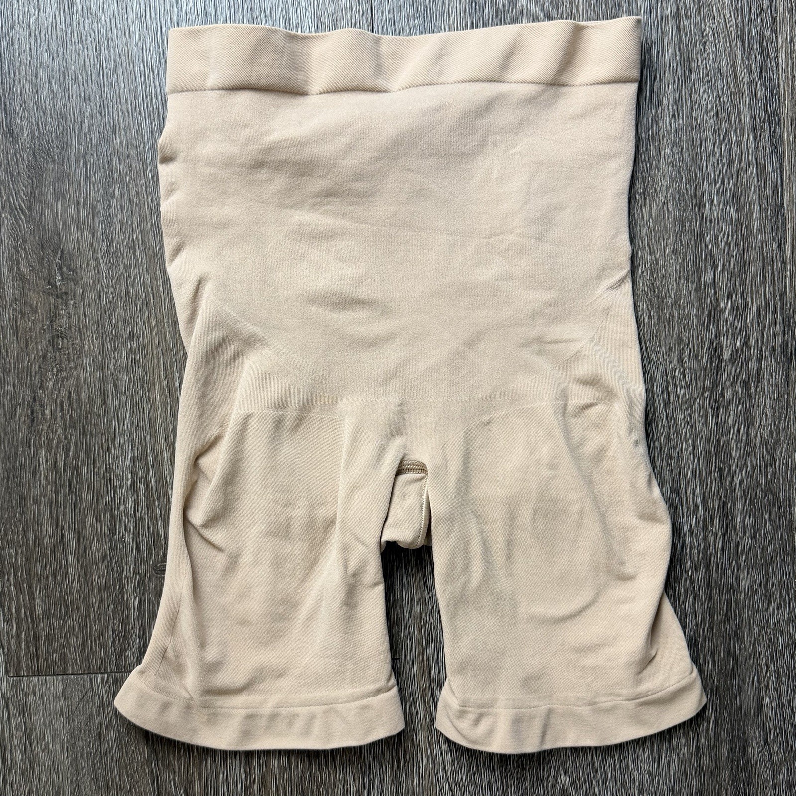 SKIMS Sculpting Short Mid Thigh Nude Shapewear Size Large RN158973 New