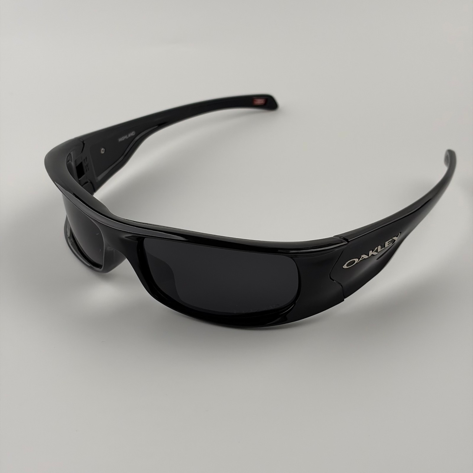 Oakley Vintage Highland Polarized Sunglasses PRIZM Black Lens Wrap Sport +Box Oakley Vintage Highland Polarized Sunglasses PRIZM Black Lens Wrap Sport +Box