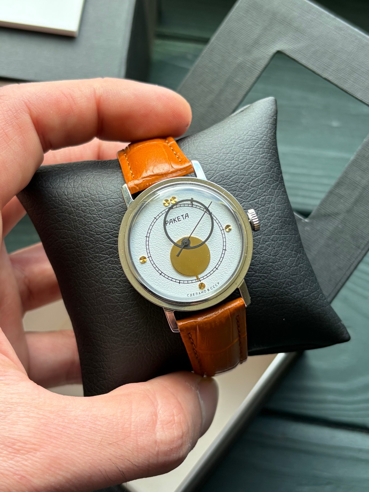 NOS - VINTAGE RARE RAKETA COPERNICUS 1980s - USSR Quartz Original Watch NOS - VINTAGE RARE RAKETA COPERNICUS 1980s - USSR Quartz Original Watch