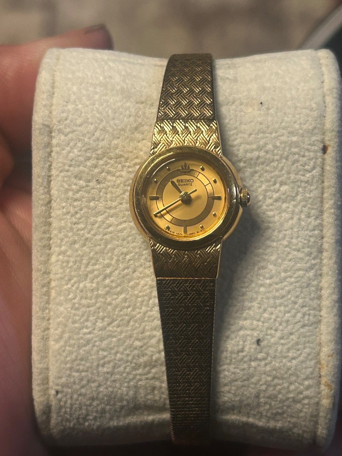 RARE Vintage Seiko gold tone woman’s watch with matching woven strap RARE Vintage Seiko gold tone woman’s watch with matching woven strap