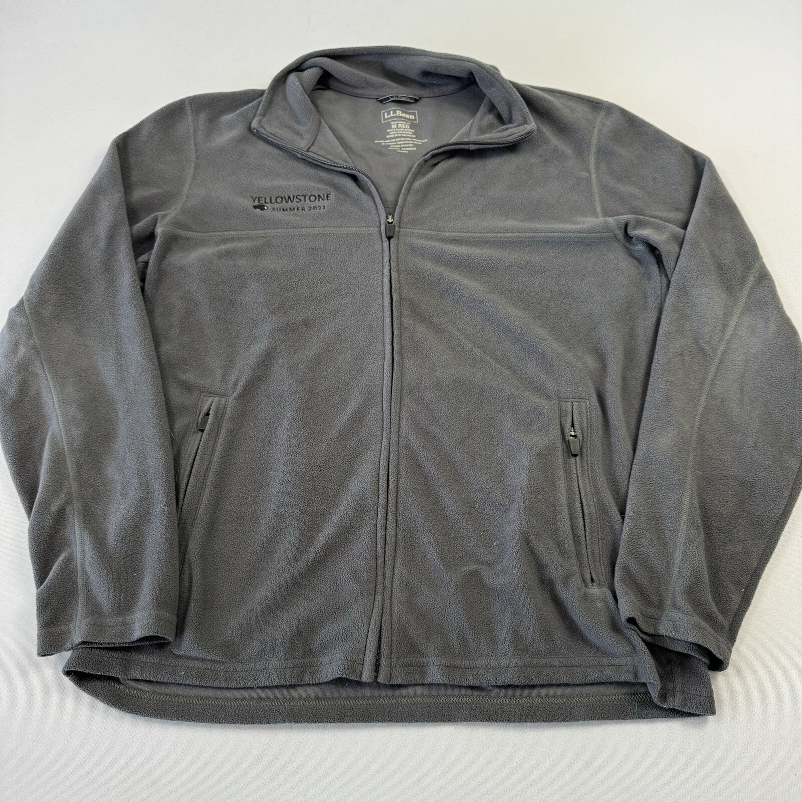 L.L. Bean Men’s Sweater Full Zip Yellowstone Logo Long Sleeve Gray Medium L.L. Bean Men’s Sweater Full Zip Yellowstone Logo Long Sleeve Gray Medium