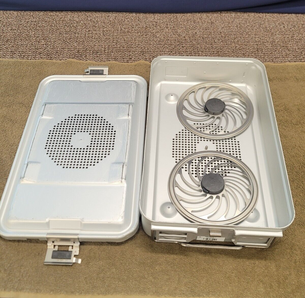 Aesculap Steril Container Sterilization Case JN740 JK789 JK100 Filter Plate Lid Aesculap Steril Container Sterilization Case JN740 JK789 JK100 Filter Plate Lid