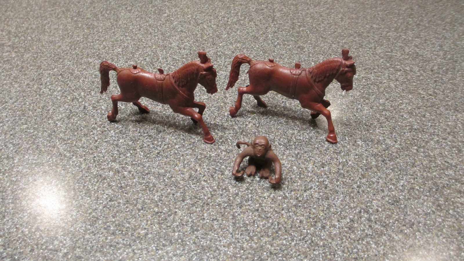 VINTAGE MARX SUPER CIRCUS PLAYSET HORSES & MONKEY VINTAGE MARX SUPER CIRCUS PLAYSET HORSES & MONKEY