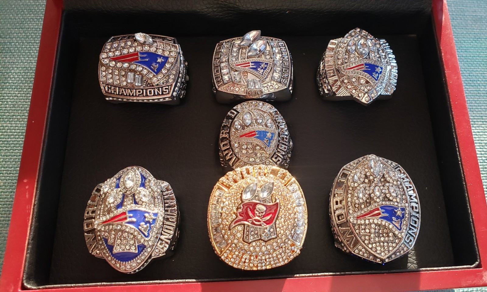 Tom Brady New England Patriots Tampa Bay Buccaneers NFL Football Memorabilia Set Tom Brady New England Patriots Tampa Bay Buccaneers NFL Football Memorabilia Set