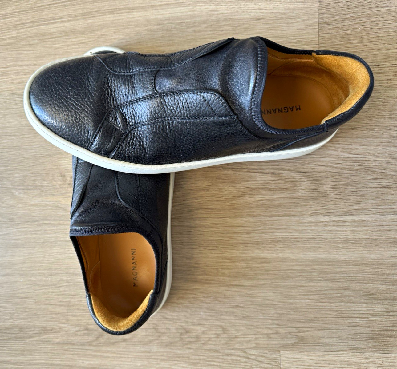 Magnanni Men\'s Black Leather Slip-On Sneakers Round Toe US 9 EU 42 Magnanni Men\'s Black Leather Slip-On Sneakers Round Toe US 9 EU 42