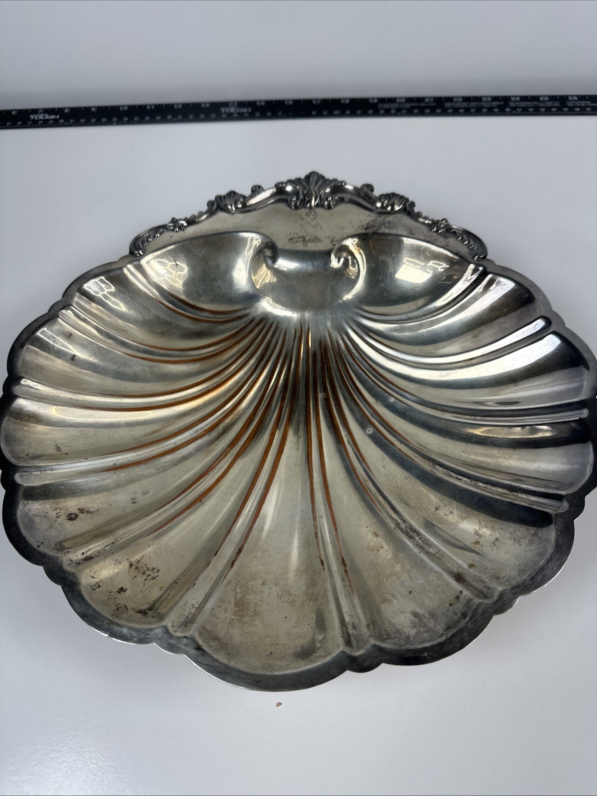 FB ROGERS SILVER CO 1824 SILVER ON COPPER FOOTED SHELL DISH - 12.5x12.5” FB ROGERS SILVER CO 1824 SILVER ON COPPER FOOTED SHELL DISH - 12.5x12.5”