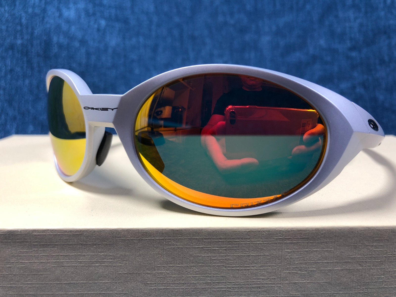 Vintage Oakley Eye Jacket Redux OO9438-05 Silver Frame/Prizm Red Lens Sunglasses