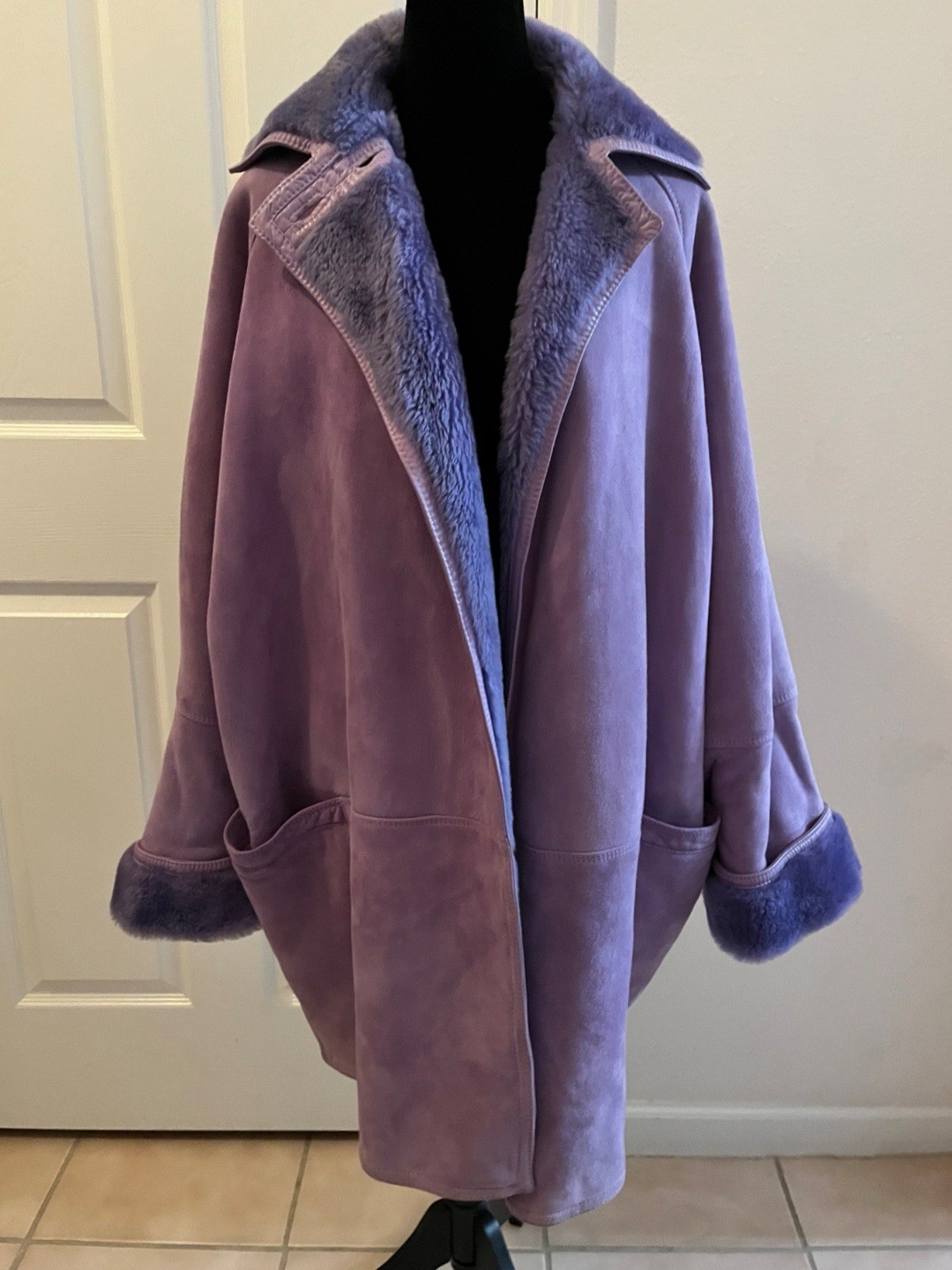 Vintage GIANNI VERSACE Purple Leather & Faux Fur Oversized Long Coat, Signed Vintage GIANNI VERSACE Purple Leather & Faux Fur Oversized Long Coat, Signed
