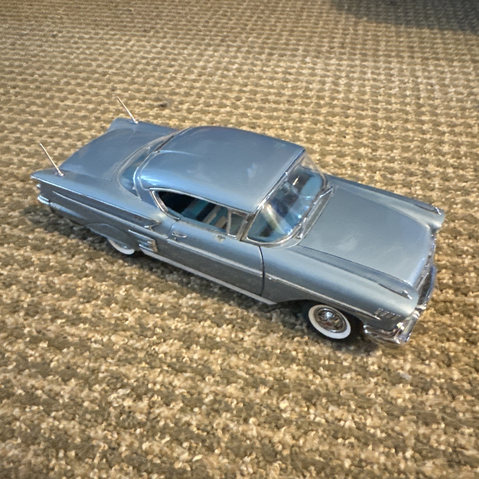 Danbury Mint 1958 Chevrolet Impala Sport Coupe Silver Blue Danbury Mint 1958 Chevrolet Impala Sport Coupe Silver Blue