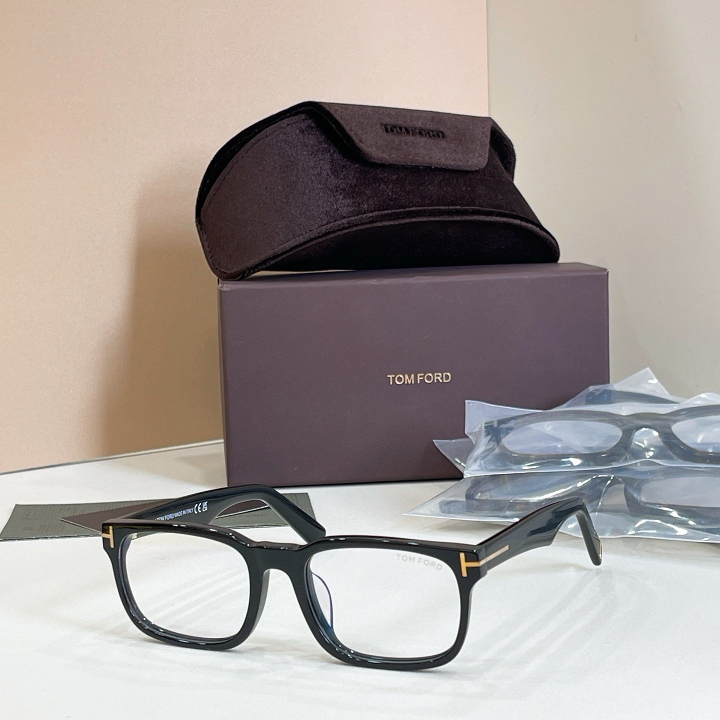 TOM FORD TF6006 Black Frame Clear Lens Square Eyeglasses 53 19-145 TOM FORD TF6006 Black Frame Clear Lens Square Eyeglasses 53 19-145
