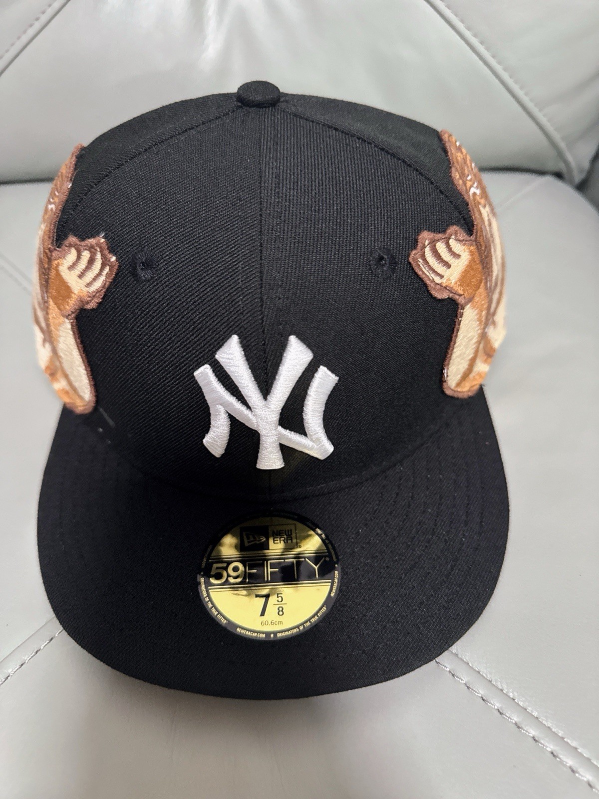 New Era & Jon Stan   New York Yankee , Black Color ;  Fitted SIZE :  7  5/8