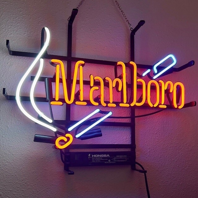 Marlboro Cigarettes Smoke 20 Marlboro Cigarettes Smoke 20