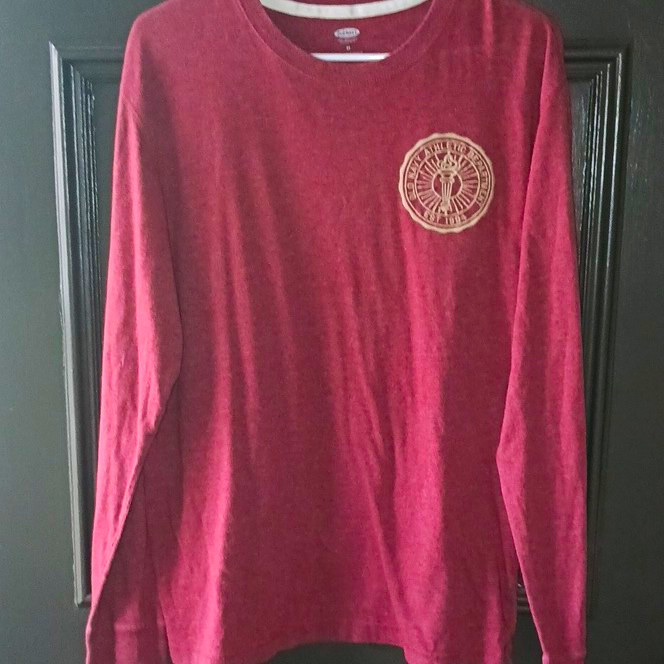 Old Navy Men\'s Burgundy M Long Sleeve Crew Neck Graphic Athletic Dept T-Shirt Old Navy Men\'s Burgundy M Long Sleeve Crew Neck Graphic Athletic Dept T-Shirt
