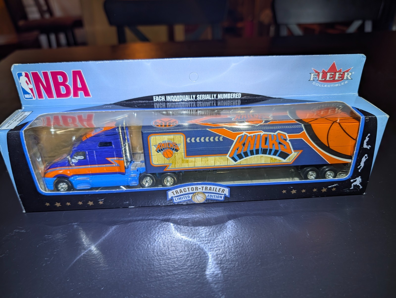 Rare 2003 Fleer Collectibles New York Knicks Kenworth KW Tractor Trailer NIB NBA Rare 2003 Fleer Collectibles New York Knicks Kenworth KW Tractor Trailer NIB NBA