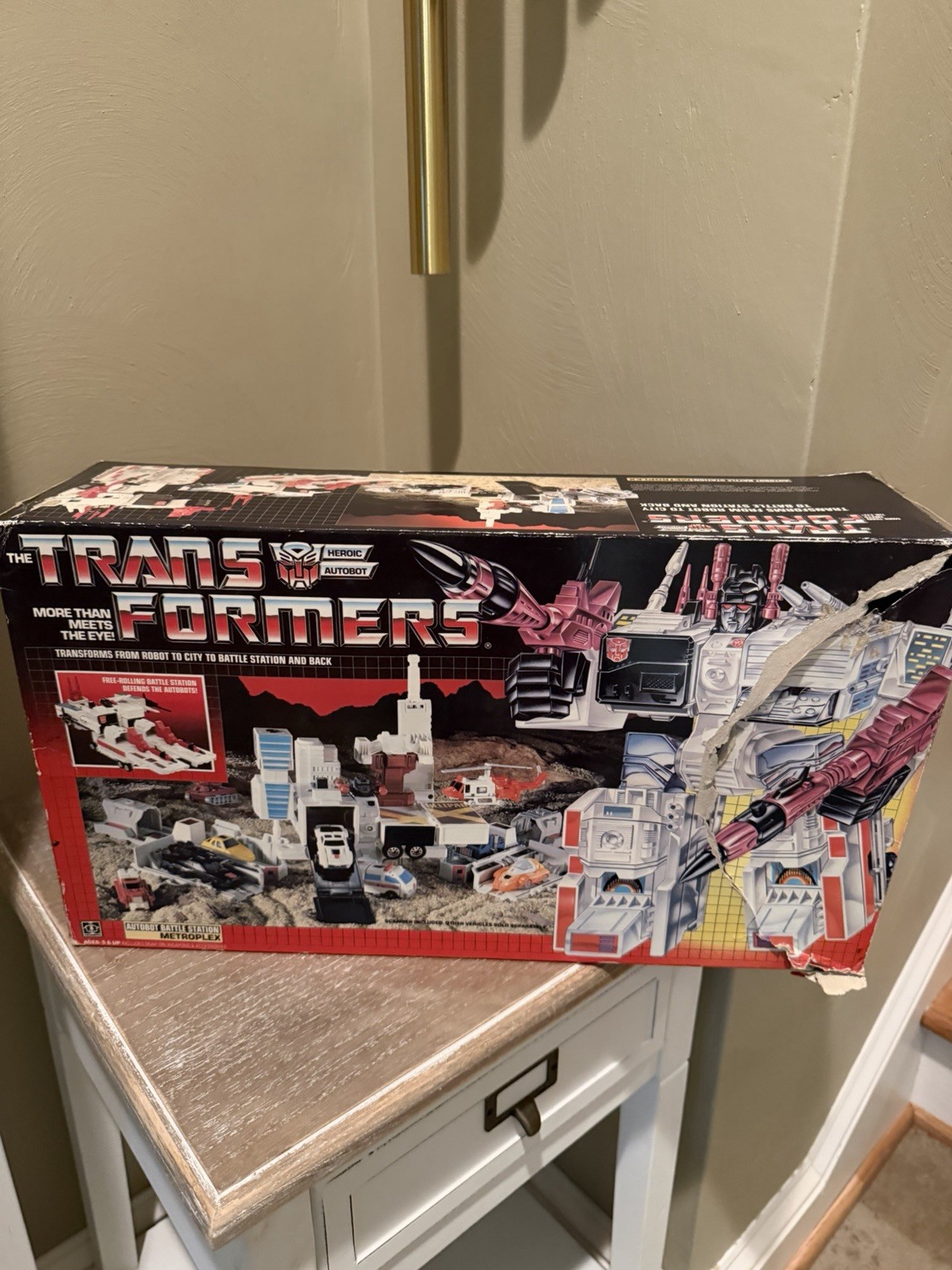 Transformer Metroplex W/Box & Styrofoam 1985 Vintage G1 Figure Hasbro
