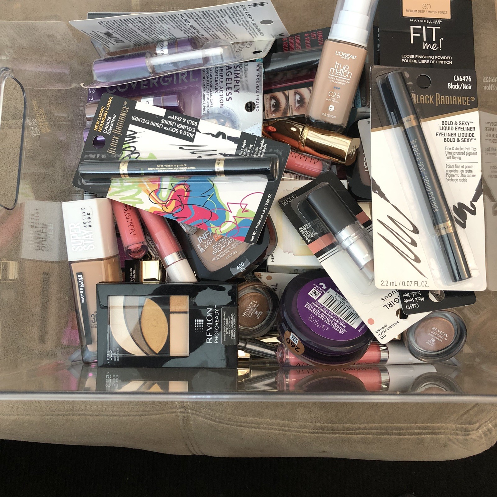 Wholesale Mix Lot Of 100 Pieces New Cosmetics Wholesale Mix Lot Of 100 Pieces New Cosmetics